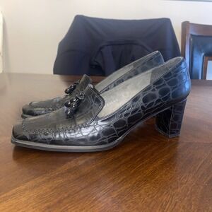 Vintage Stuart Weitzman Shoes Womens 8 Black Croc Embossed Block Heel Loafer